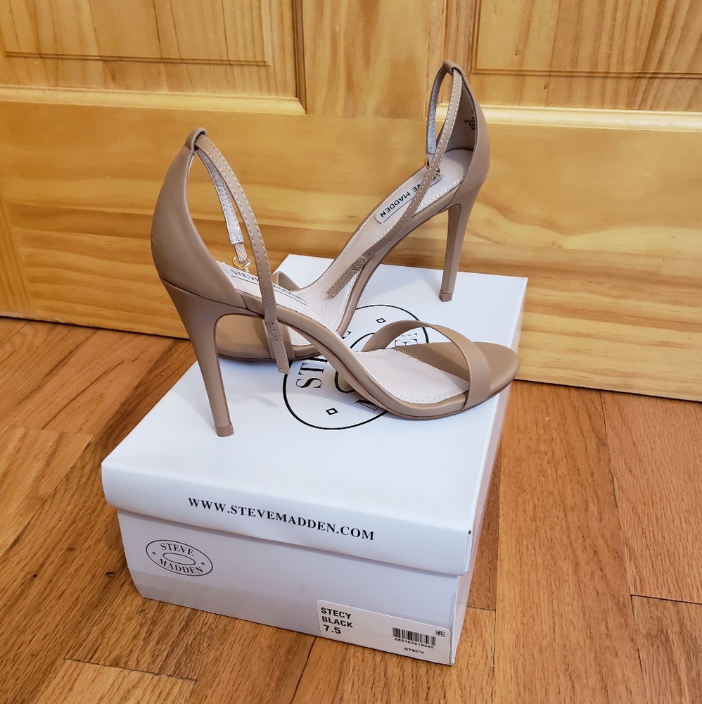 Steve Madden Stecy Heels (Size 7.5)